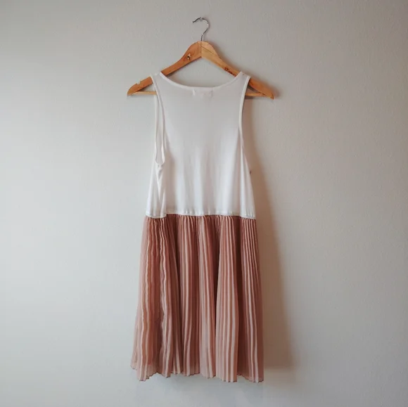 Altard State Sleeveless Pleated Dress - Picture 2 of 5